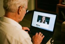 The Digital Siren: How Lonely Elderly Men Are Chasing Online Romance Scams-dafenzhijia